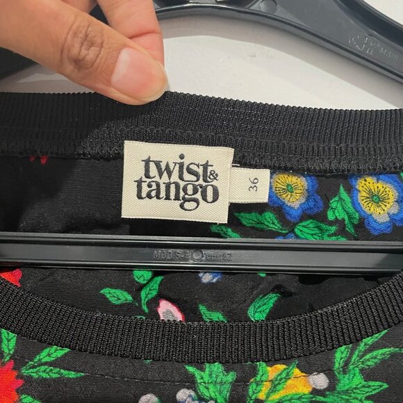 Twist & Tango Women's Black Long Sleeve Floral Dress Size 36 - Picture 4 of 9